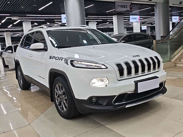 Jeep Cherokee 2020 2020款 2.0L 两驱经典运动版