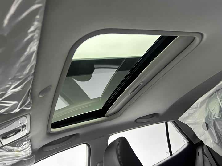 Kia KX1 2021 2021款 1.4L CVT天窗款