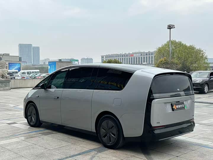 LiXiang Mega 2025 2025款 Home 家庭特别版