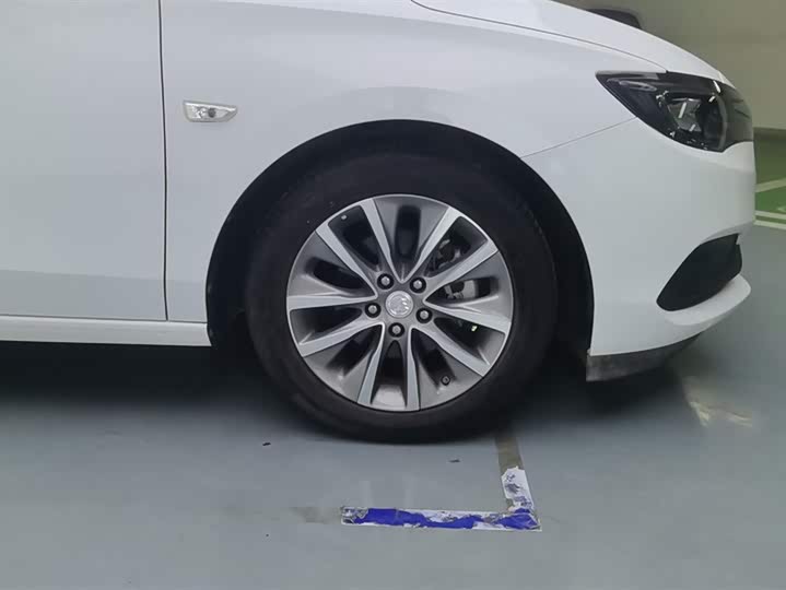 Buick GL6 2021 2021款 323T 轻混动互联豪华型