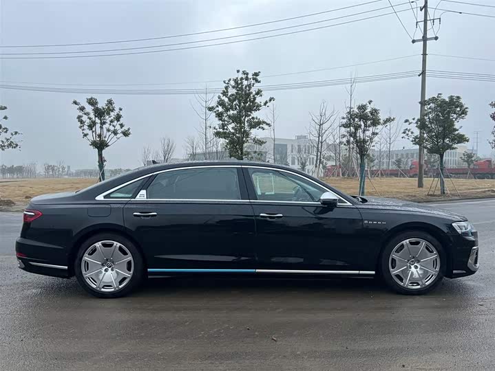 Audi A8 2025 2025款 A8L Horch创始人版 55TFSI