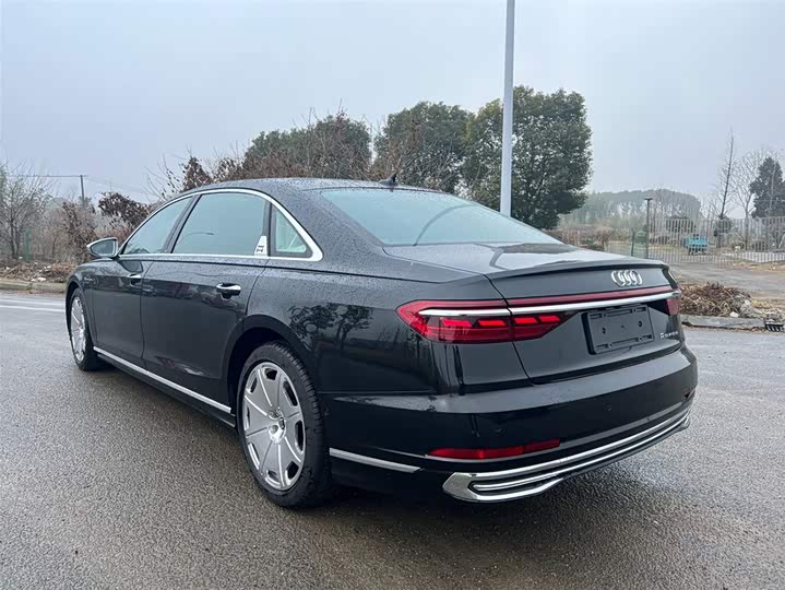 Audi A8 2025 2025款 A8L Horch创始人版 55TFSI