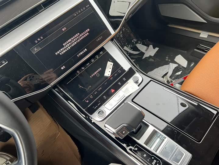 Audi A8 2025 2025款 A8L Horch创始人版 55TFSI