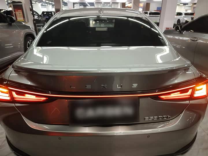 Lexus ES 2025 2025款 300h 臻享版