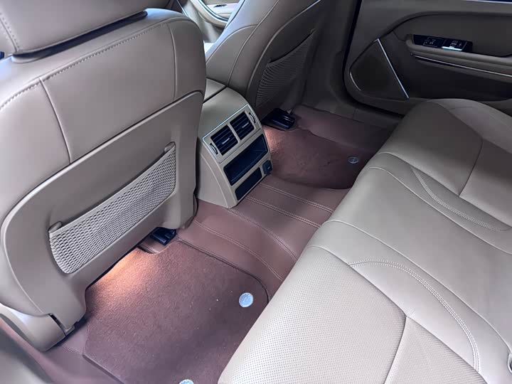 Jaguar XF L 2024 2024款 2.0T P250 两驱尊享豪华版