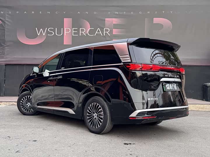 Denza D9 2025 2025款 DM-i 智驾版 1020 四驱尊荣型