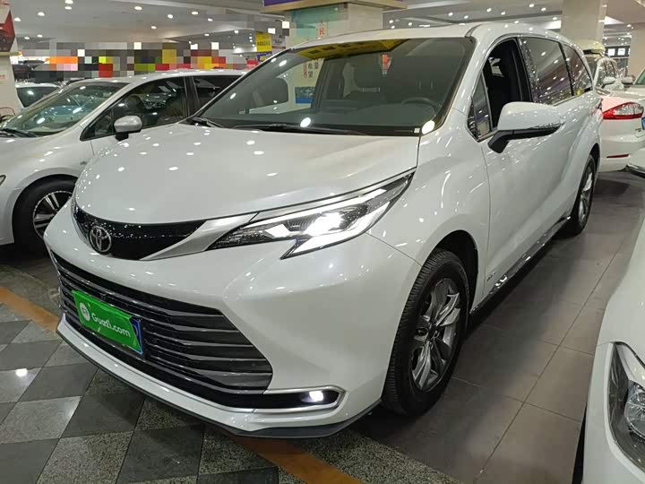 Toyota Sienna 2024 2024款 2.5L混动 四驱尊贵版