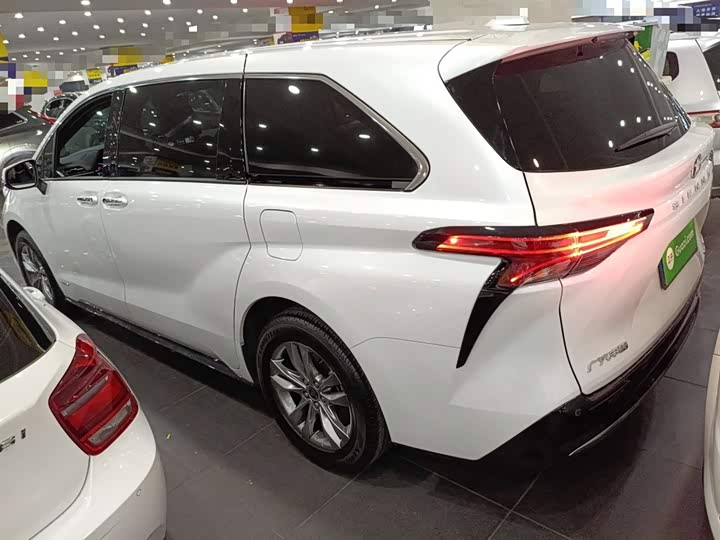 Toyota Sienna 2024 2024款 2.5L混动 四驱尊贵版