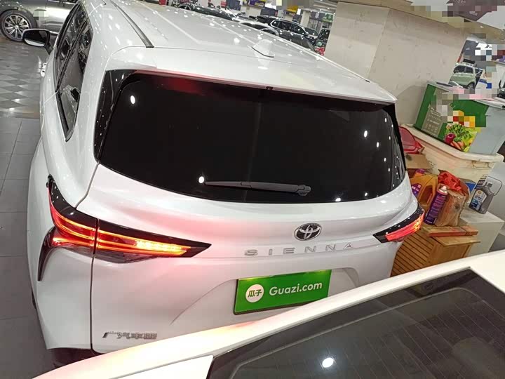 Toyota Sienna 2024 2024款 2.5L混动 四驱尊贵版