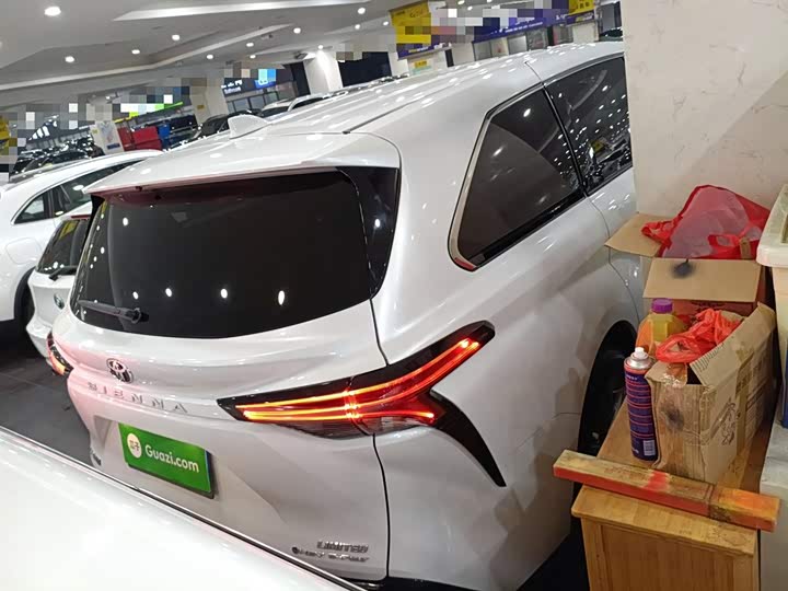 Toyota Sienna 2024 2024款 2.5L混动 四驱尊贵版