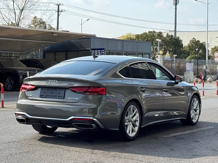 Audi A5 2025 2025款 Sportback 典藏版 40 TFSI 时尚动感型