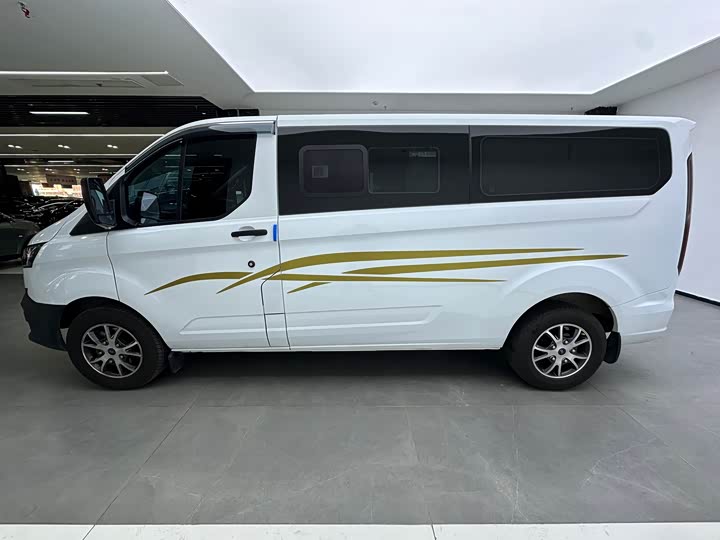 Ford Transit 2024 2024款 2.0T 汽油自动短轴低顶自动挡定制版6座
