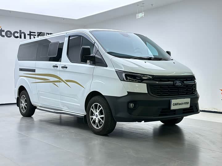 Ford Transit 2024 2024款 2.0T 汽油自动短轴低顶自动挡定制版6座