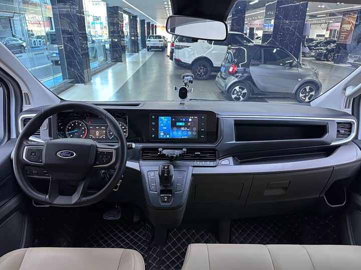 Ford Transit 2024 2024款 2.0T 汽油自动短轴低顶自动挡定制版6座
