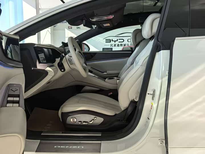 Denza Z9 2024 2024款 1100km 四驱Ultra版