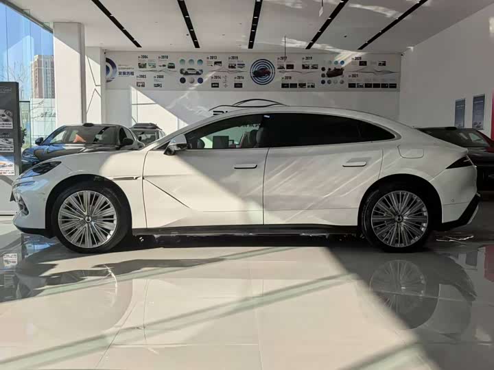 Denza Z9 2024 2024款 1100km 四驱Ultra版