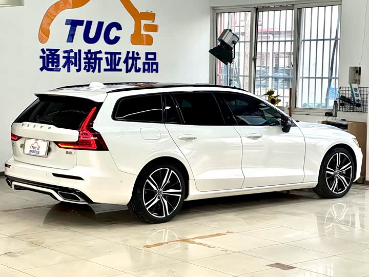 Volvo V60 2022 2022款 B5 智雅运动版