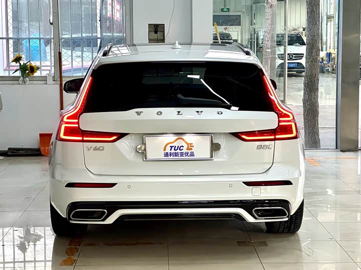 Volvo V60 2022 2022款 B5 智雅运动版