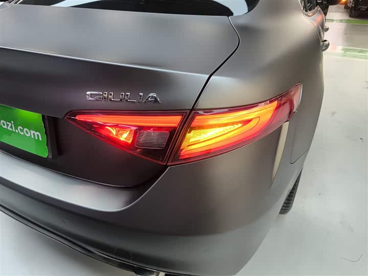 Alfa Romeo Giulia 2020 2020款 2.0T 280HP VIRTU限量版