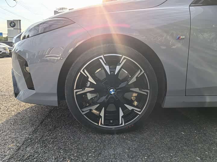 BMW 2 Series 2025 2025款 225L M运动曜夜套装