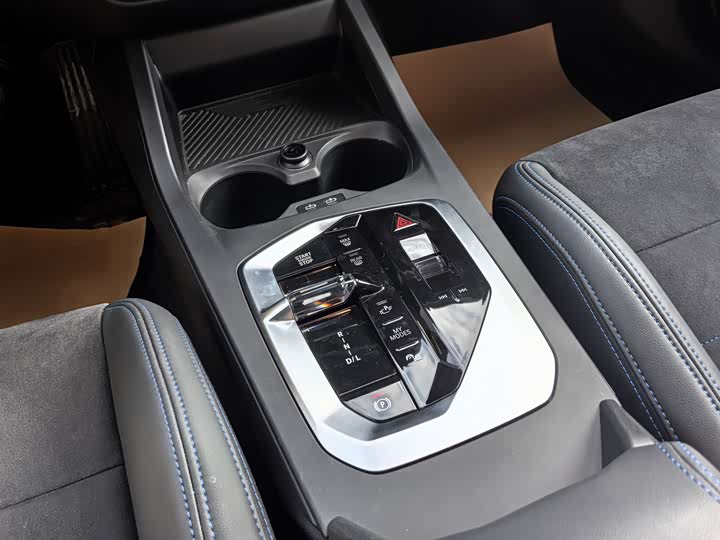 BMW 2 Series 2025 2025款 225L M运动曜夜套装