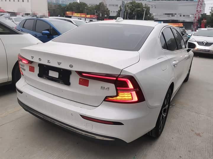 Volvo S60 2025 2025款 B4 智逸豪华版