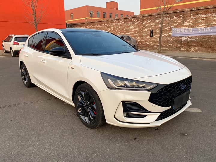 Ford Focus 2022 2022款 两厢 EcoBoost 180 自动ST Line