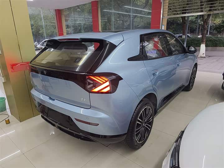 BAIC Arcfox T1 2025 2025款 425 PLUS