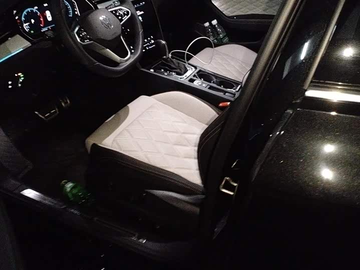 Volkswagen Magotan 2025 2025款 改款 众享款 330TSI DSG豪华型