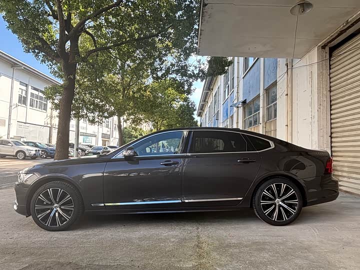 Volvo S90 2025 2025款 B5 智远豪华版