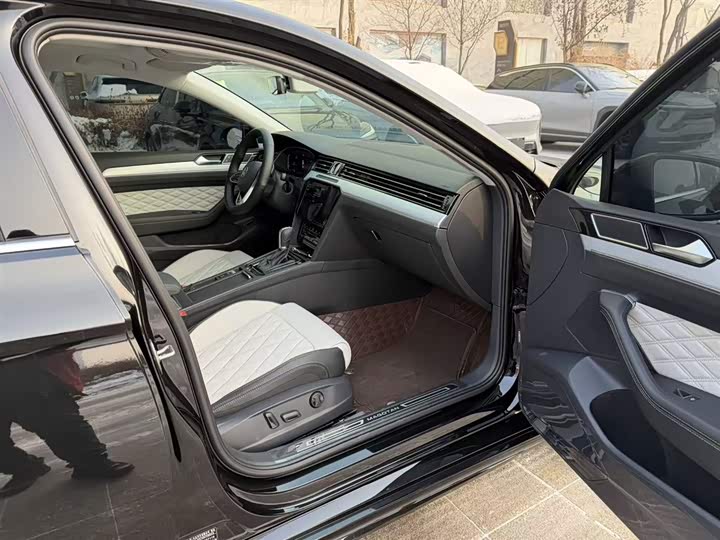 Volkswagen Magotan 2025 2025款 改款 众享款 330TSI DSG豪华型