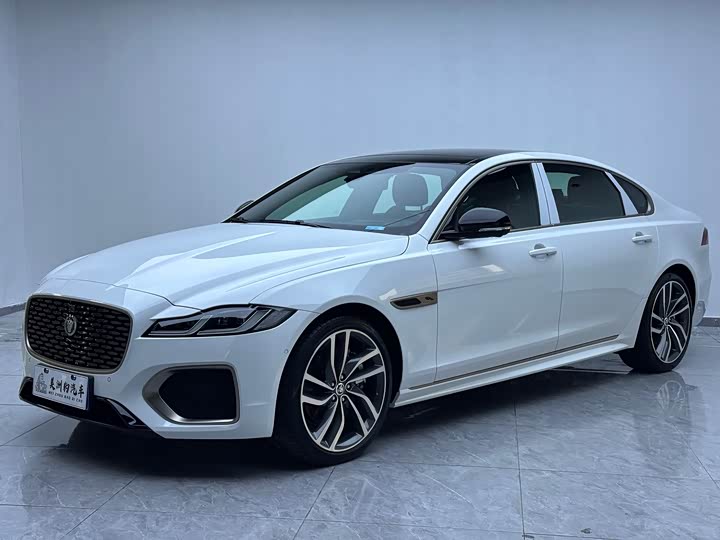 Jaguar XF L 2024 2024款 2.0T P300 四驱旗舰运动鎏金版