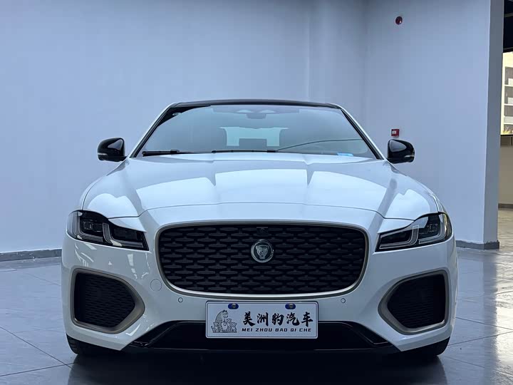 Jaguar XF L 2024 2024款 2.0T P300 四驱旗舰运动鎏金版