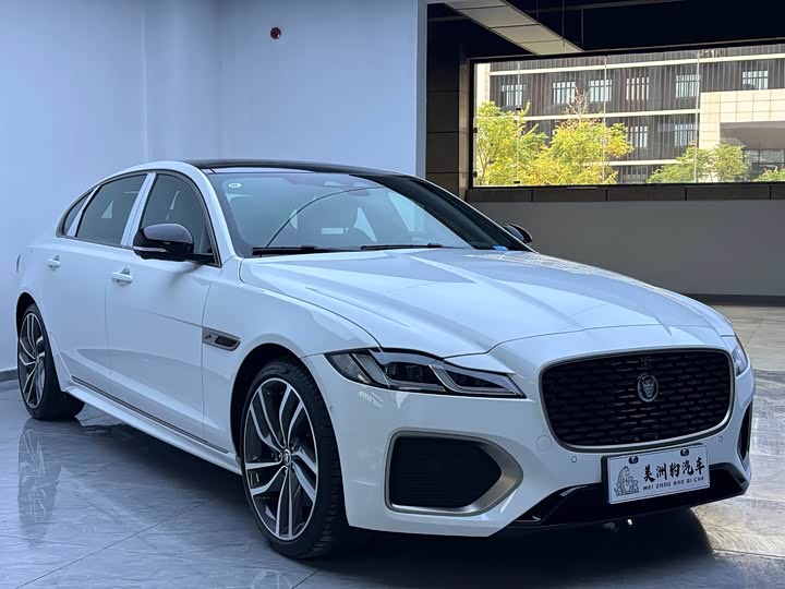 Jaguar XF L 2024 2024款 2.0T P300 四驱旗舰运动鎏金版