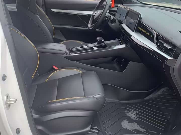 MG Motor 5 Scorpio 2022 2022款 1.5T Trophy运动旗舰版