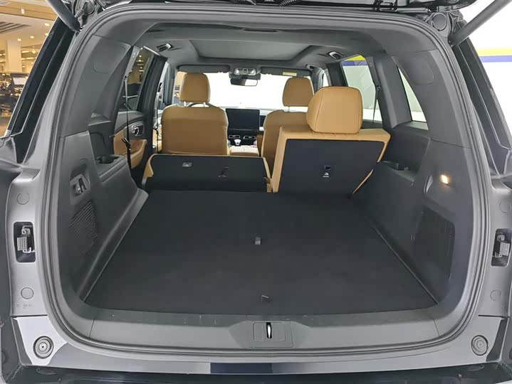 GAC Trumpchi GS8 2025 2025款 领航系列 2.0TGDI 两驱豪华版 5座