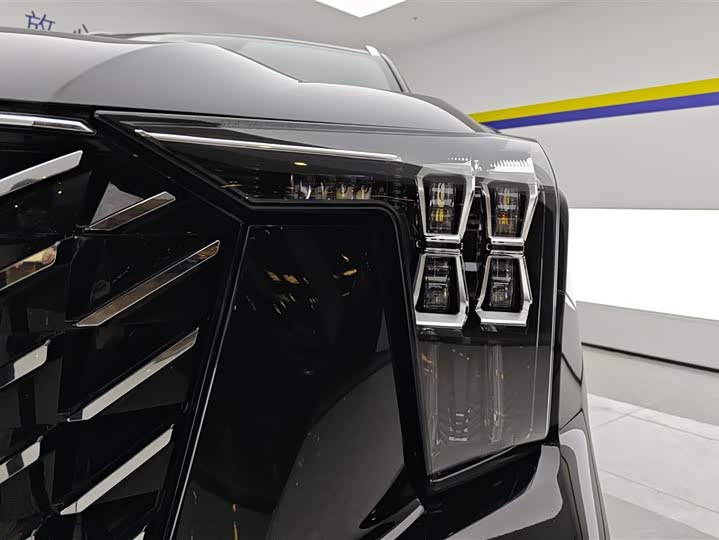 GAC Trumpchi GS8 2025 2025款 领航系列 2.0TGDI 两驱豪华版 5座