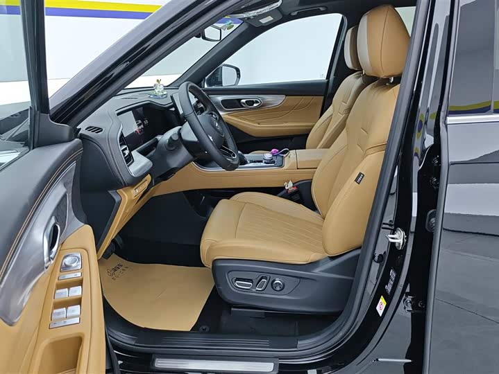 GAC Trumpchi GS8 2025 2025款 领航系列 2.0TGDI 两驱豪华版 5座