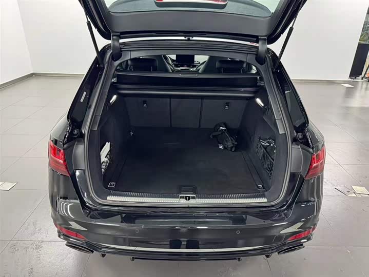 Audi RS 4 2024 2024款 RS4 Avant 燃擎版