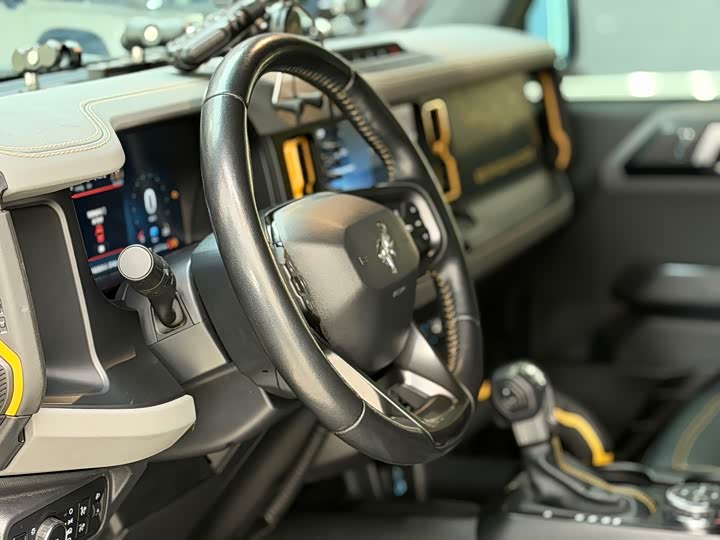 Ford Bronco 2024 2024款 2.3T 荒地