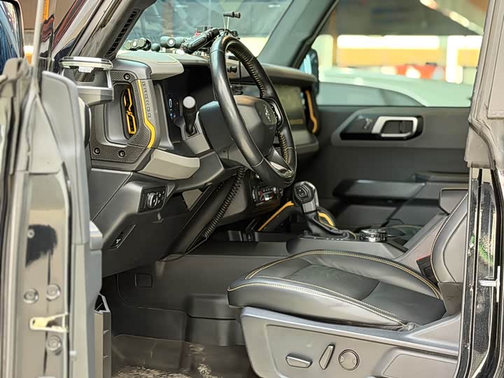 Ford Bronco 2024 2024款 2.3T 荒地