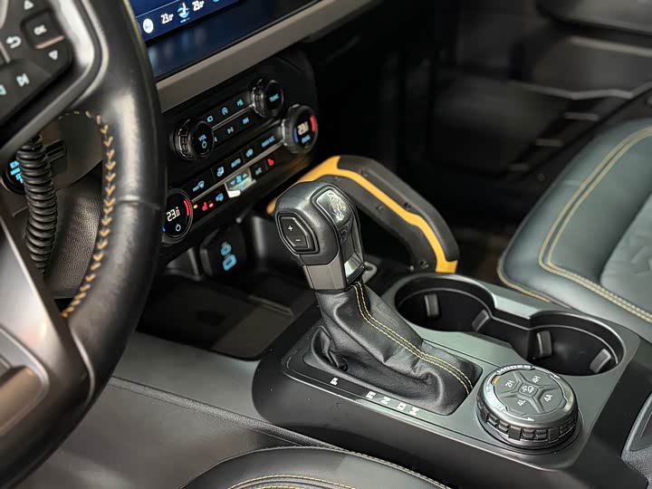 Ford Bronco 2024 2024款 2.3T 荒地