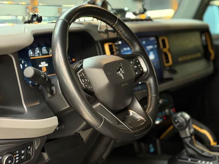 Ford Bronco 2024 2024款 2.3T 荒地