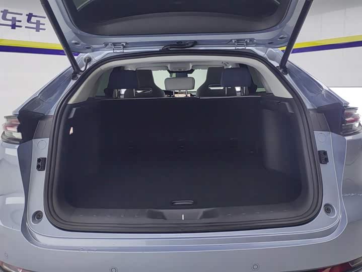 Changan UNI-K Hybrid 2022 2022款 蓝鲸iDD 130km 1.5T 尊贵型