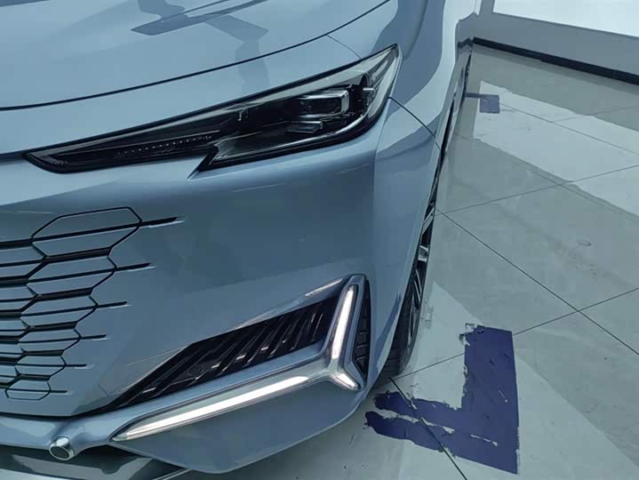 Changan UNI-K Hybrid 2022 2022款 蓝鲸iDD 130km 1.5T 尊贵型