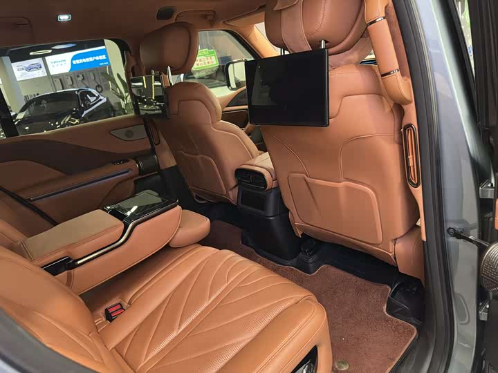 BYD Yangwang U8 2023 2023款 豪华版