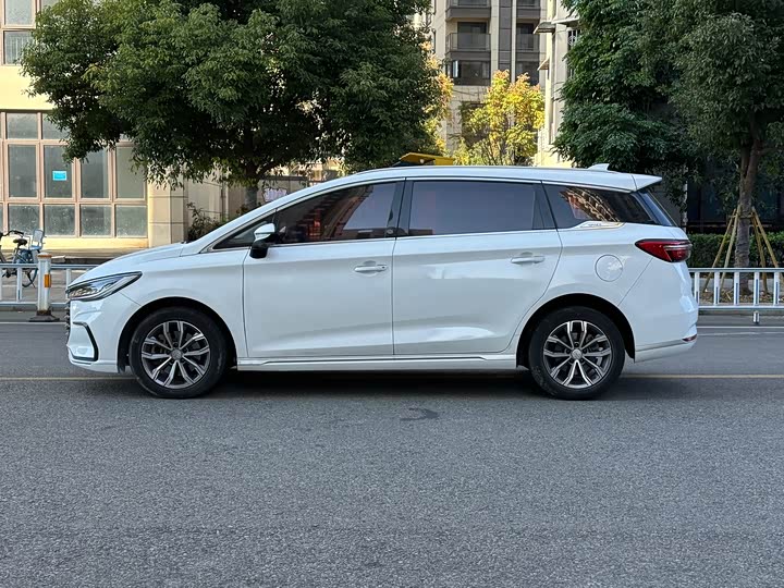 BYD Song Max 2021 2021款 升级版 1.5T 自动豪华型 7座