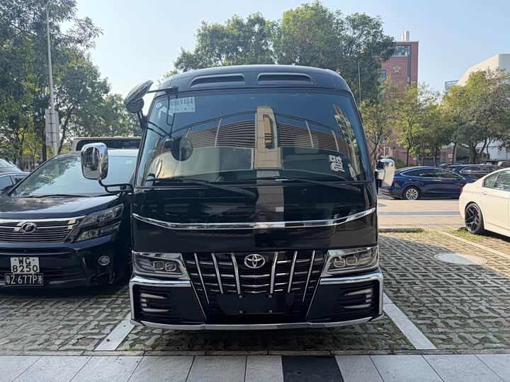 Toyota Coaster 2019 2019款 4.0L高级车GRB53L-ZEMSK 23座升级版9GR