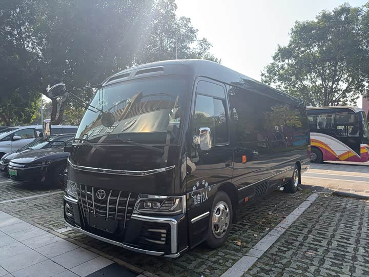 Toyota Coaster 2019 2019款 4.0L高级车GRB53L-ZEMSK 23座升级版9GR