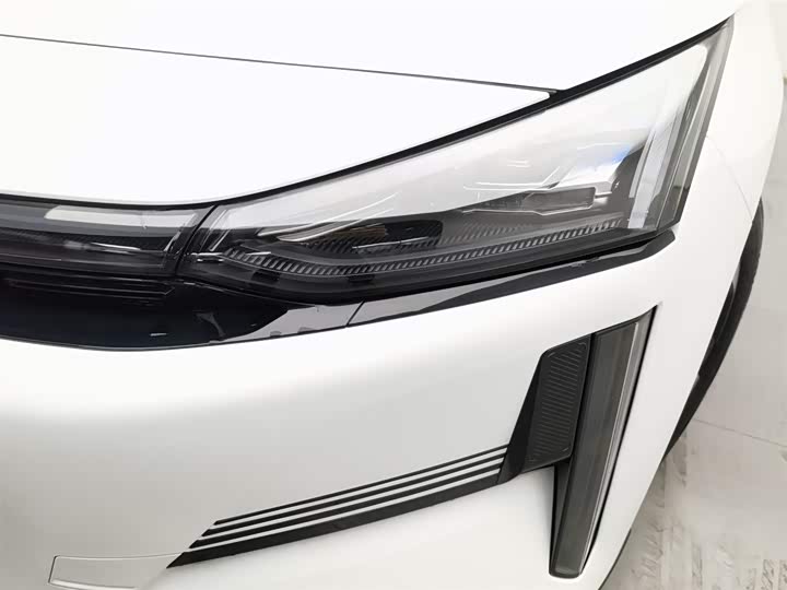 Geely Galaxy L6 2025 2025款 EM-i 140km 星舰版